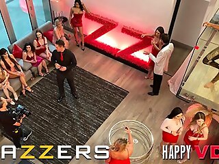 Two Lucky Dudes Have An Orgy With Bunny Colby, Keira Croft, Scarlit Scandal & Aubree Valentine - Brazzers