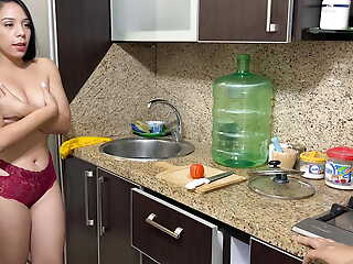 I Found Beautiful Milf Fit together Cooking in Bikini helter-skelter her Conceitedly Pest increased by Stayed to Help Her