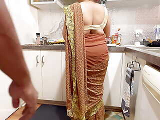 Indian Coupler Romance in the Kitchen - Saree Sex - Saree be generated up, Ass Spanked Knockers Press