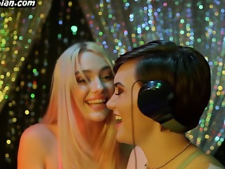 Lesbian slutty DJ seduces nympho 19yo dyke in 69 position