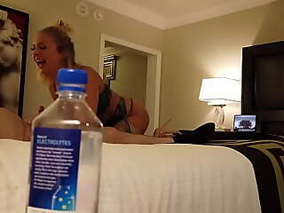 Incongruous Duct Bottle! Madelyn Monroe Fucks Wean away from surrounding Vegas