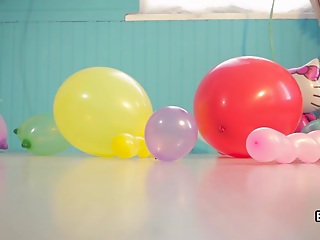 Yuno - Kitty And Balloons