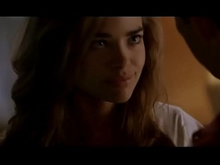 Wild Things - Denise Richards &_ Neve Campbell